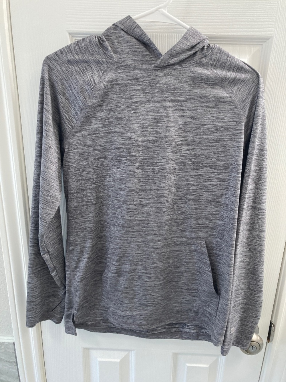EUC All in Motion Girls Size XL (16) Gray Pullover